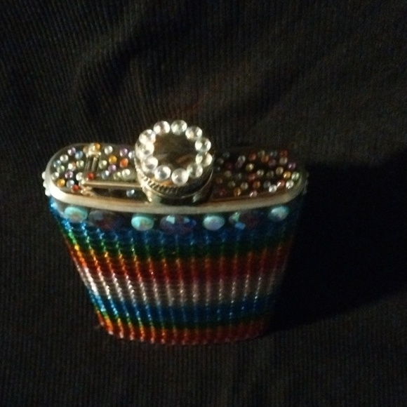 Dazzling bejeweled flask - Picture 2 of 3